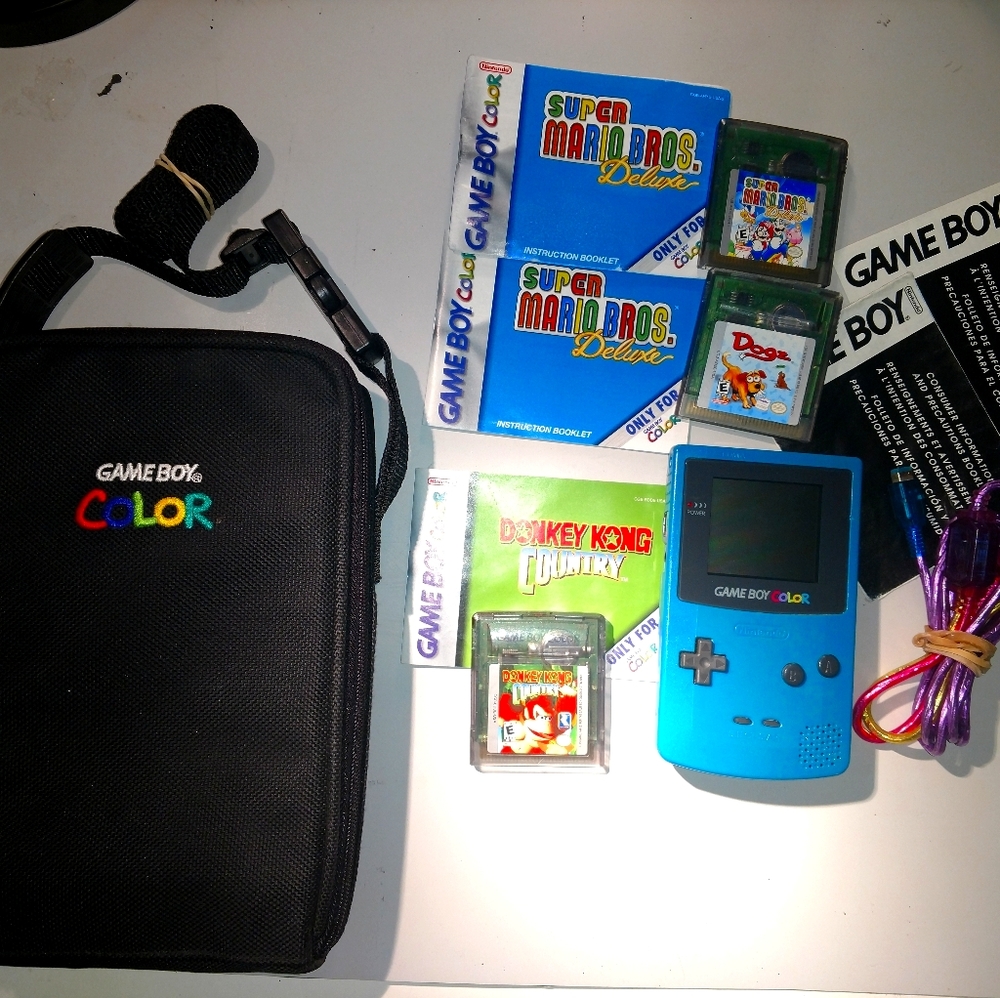 Gameboy color teal (cgb-001) + 3 games + nyko cabl